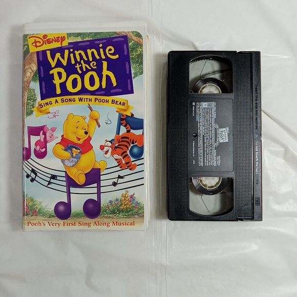 Winnie The Pooh Sing A Song With Pooh Bear VHS Tape * - Picture 1 of 3